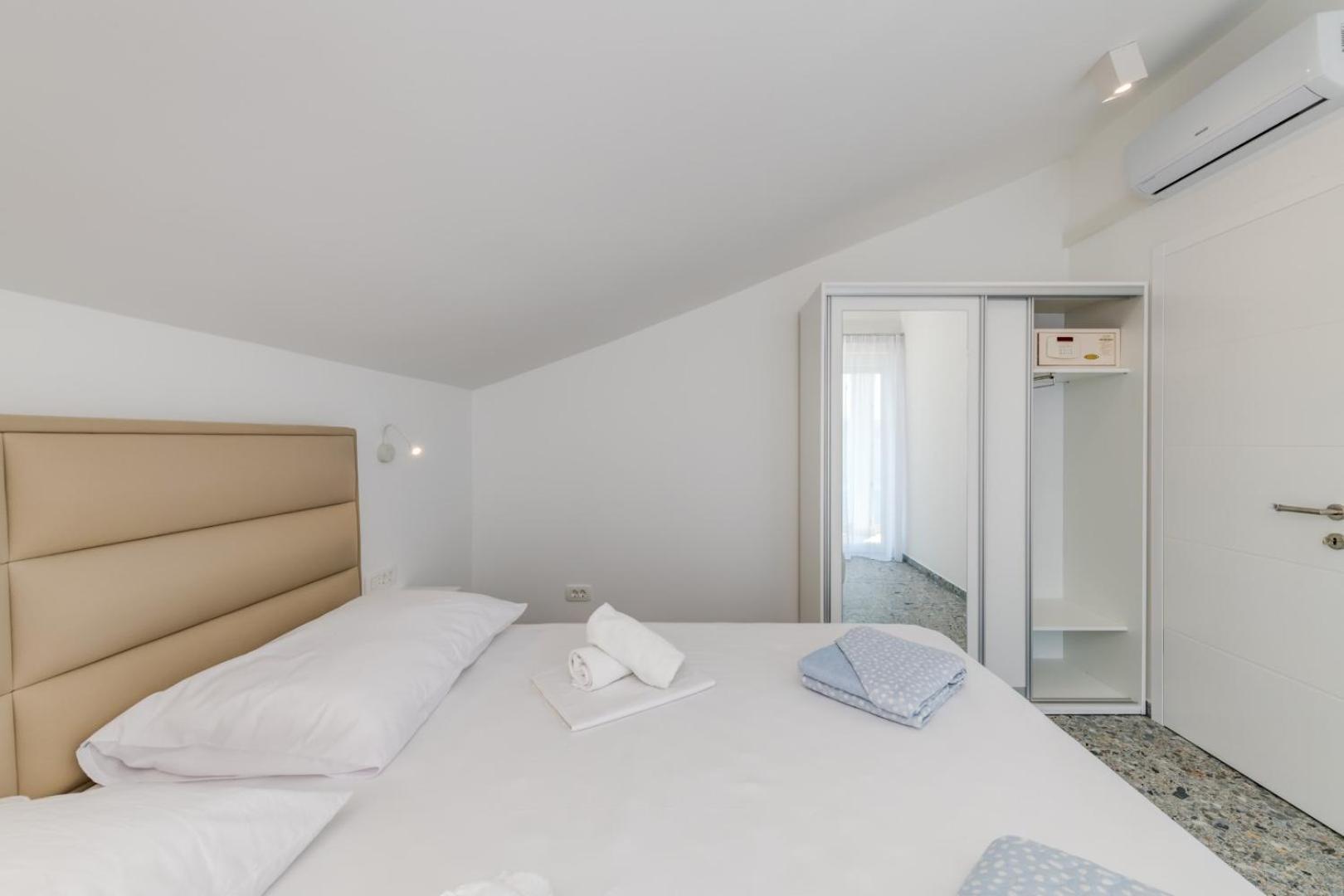 Deluxe Seaview Villa Kennedy III Mimice Buitenkant foto